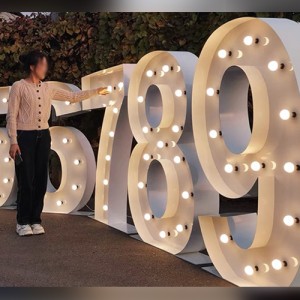 Giant Light Up 120cm Number 7